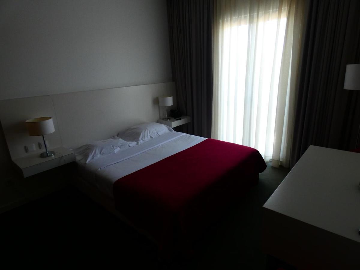 Hotel Vila D'โอบิดอส ภายนอก รูปภาพ