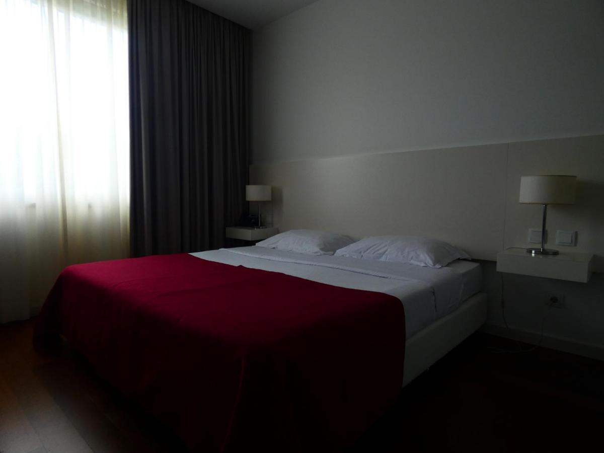Hotel Vila D'โอบิดอส ภายนอก รูปภาพ