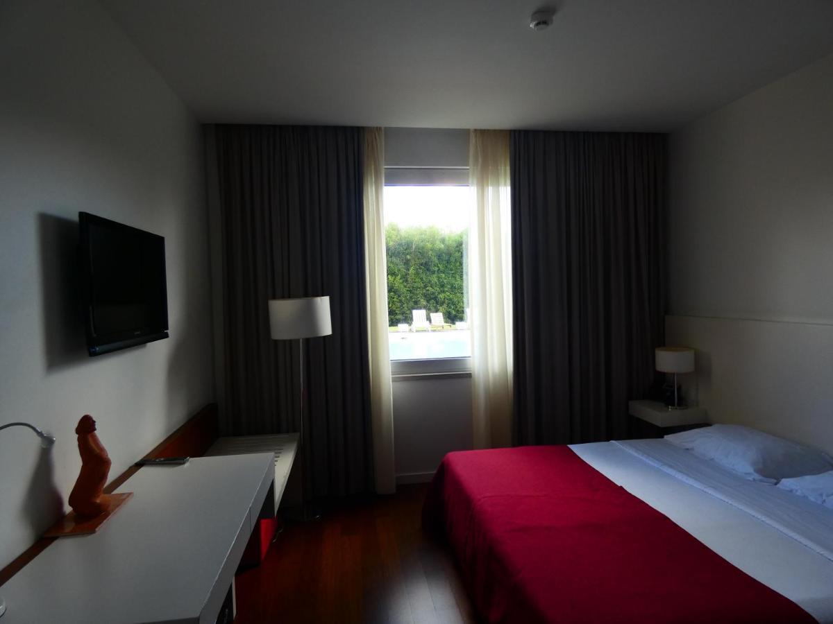 Hotel Vila D'โอบิดอส ภายนอก รูปภาพ